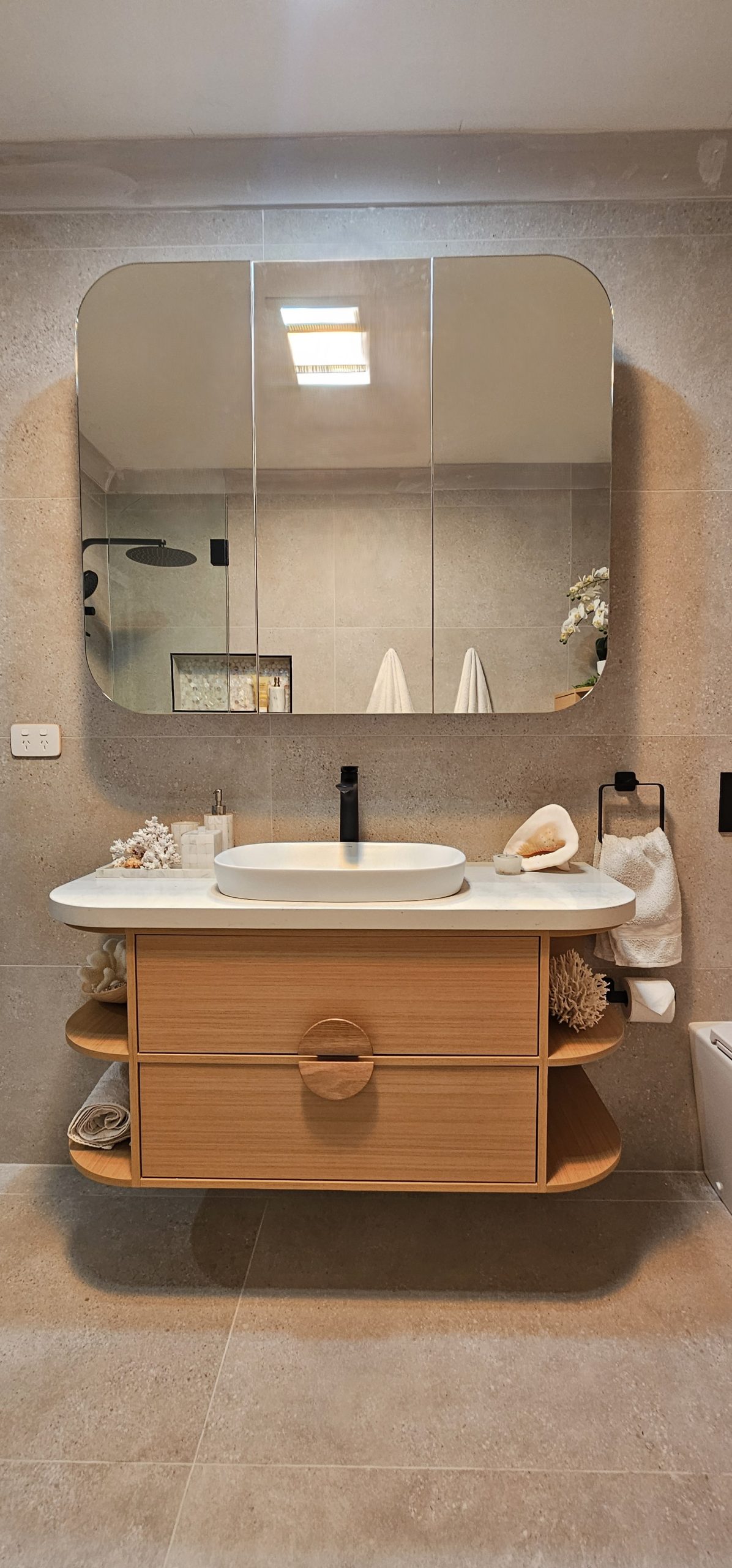 Gymea Bay Main Bathroom